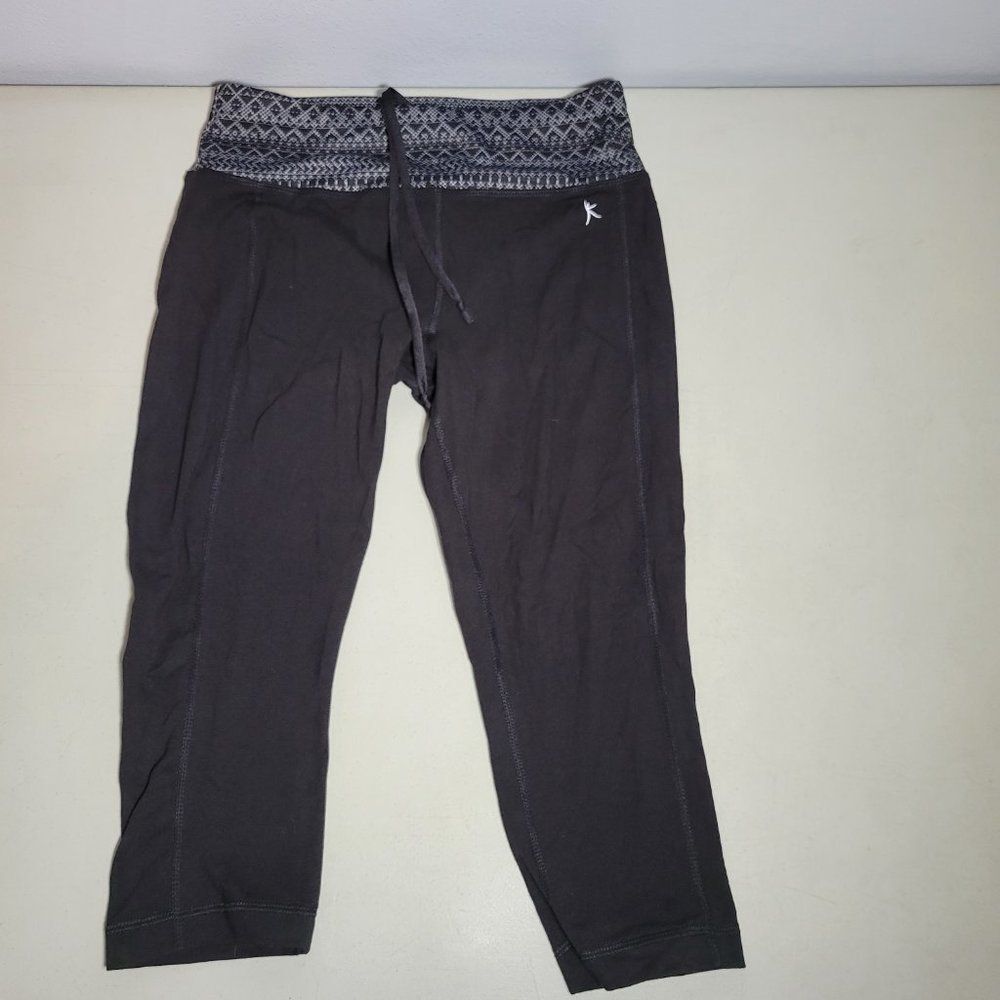 Danskin Now Leggings  Black With Pattern Top Capri Cotton Spandex Blend Size XS